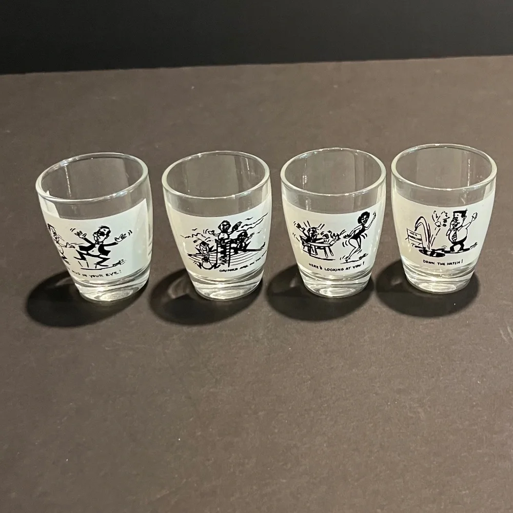 Vintage Anchor Hocking 4 Shot Glass Glasses Set Novelty Barware